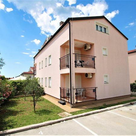 Apartment Mendikovic Пореч Екстериор снимка