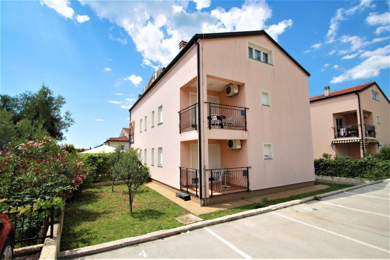 Apartment Mendikovic Пореч Екстериор снимка