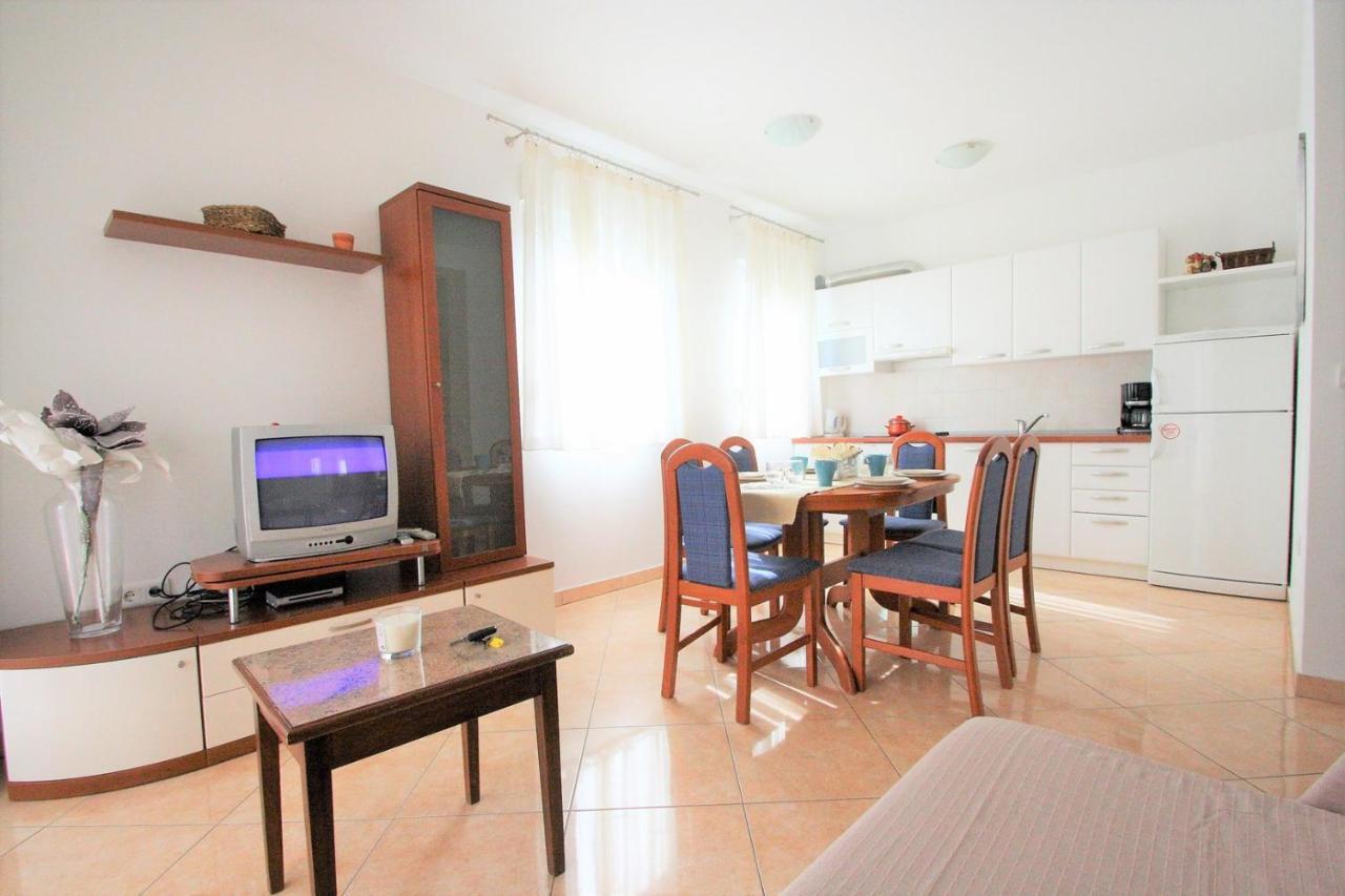 Apartment Mendikovic Пореч Екстериор снимка