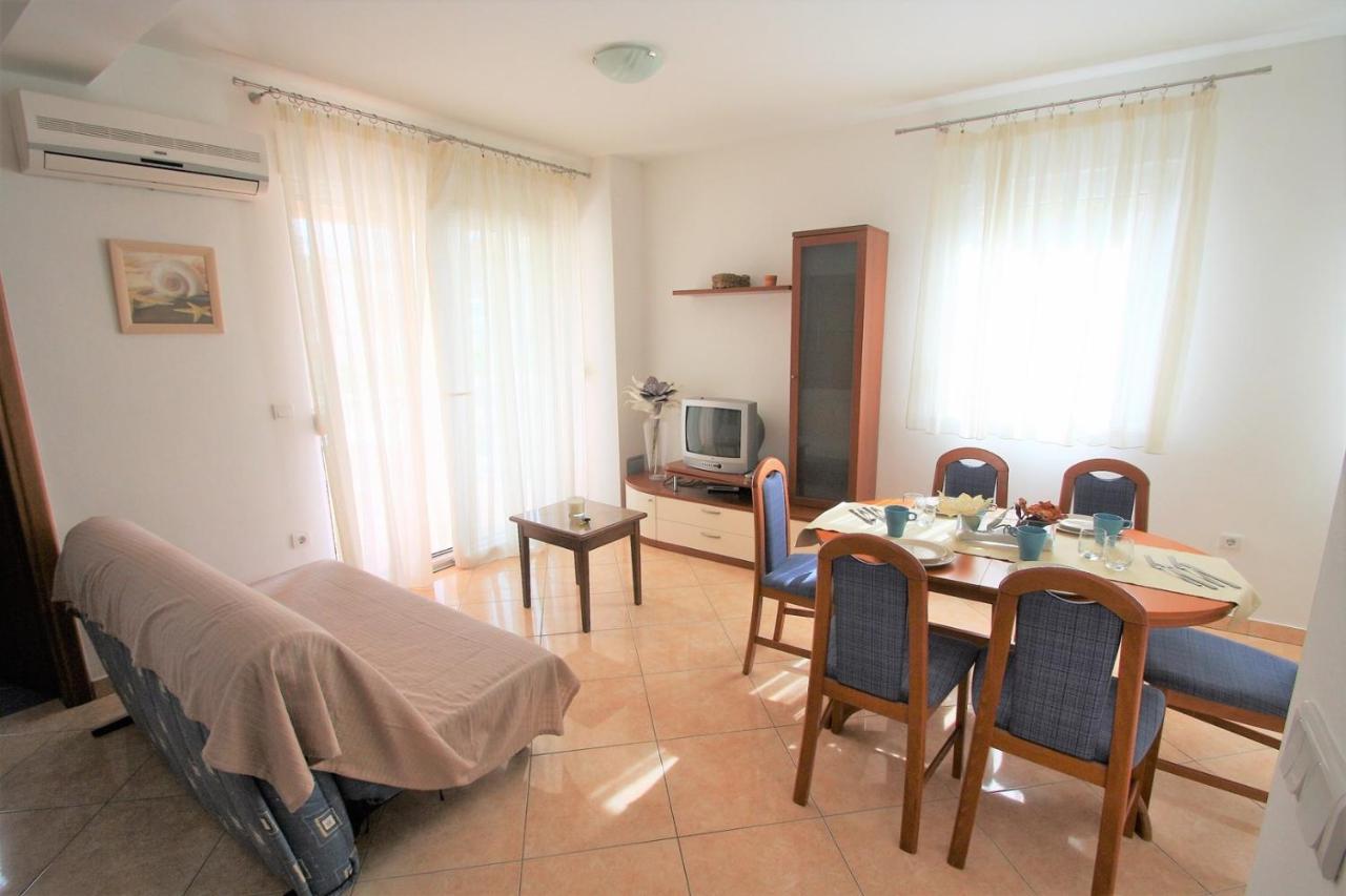 Apartment Mendikovic Пореч Екстериор снимка