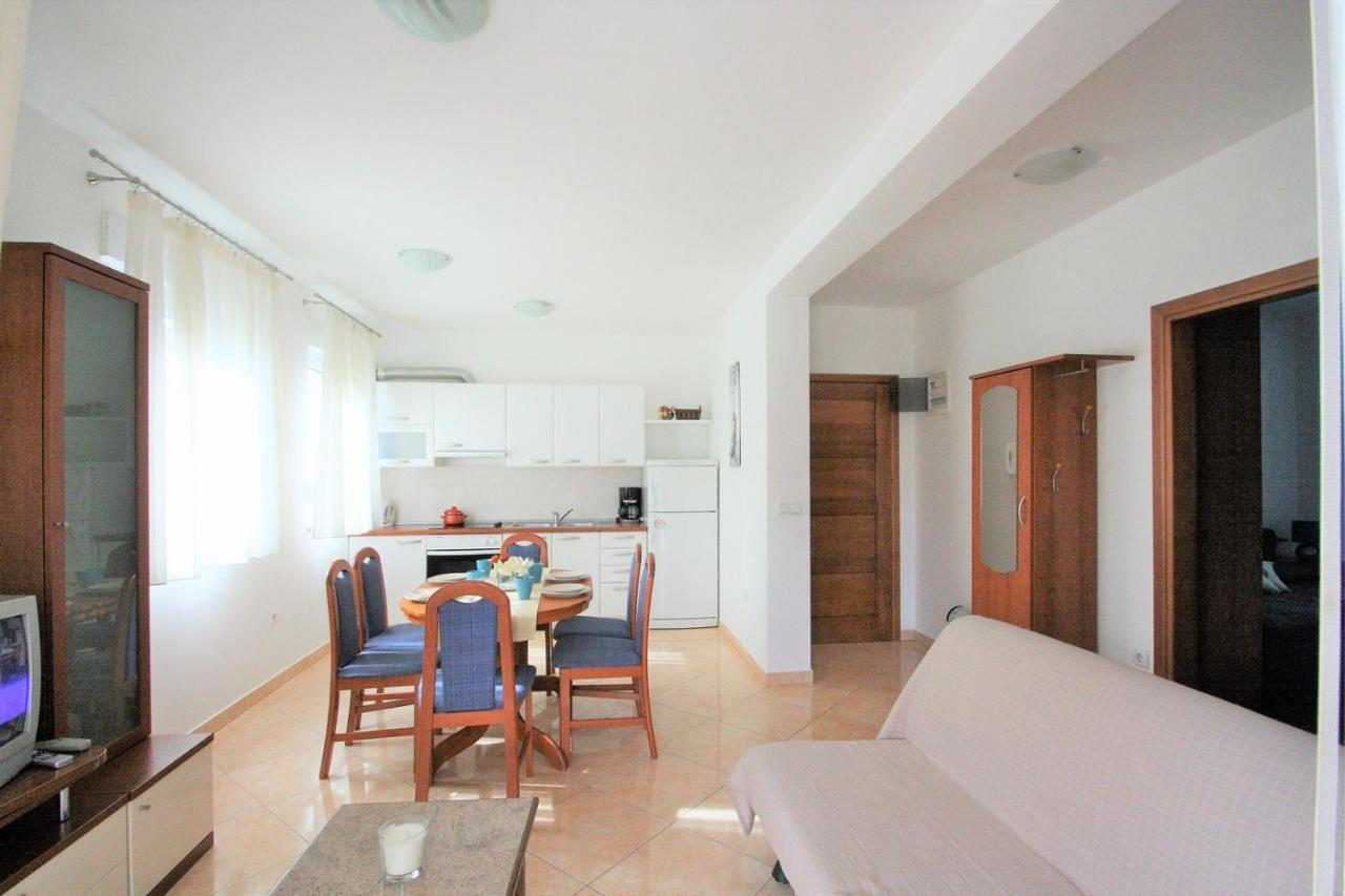 Apartment Mendikovic Пореч Екстериор снимка