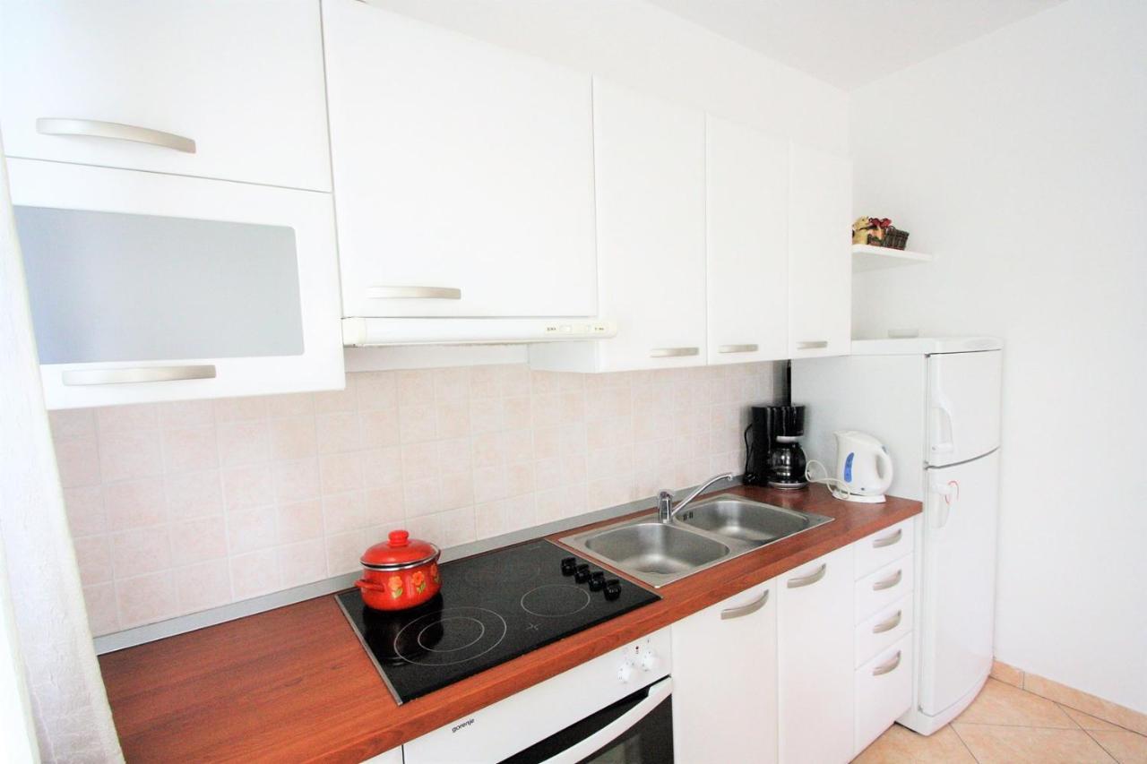 Apartment Mendikovic Пореч Екстериор снимка