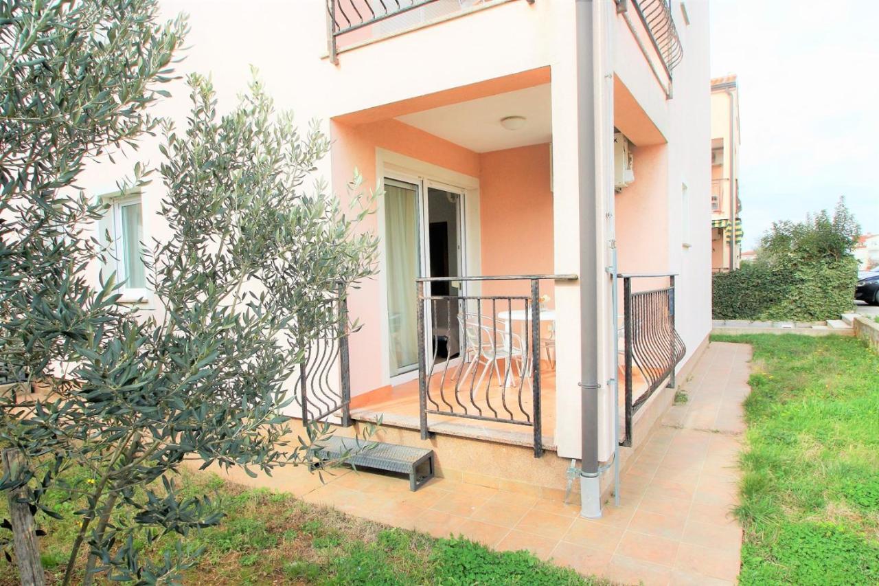 Apartment Mendikovic Пореч Екстериор снимка